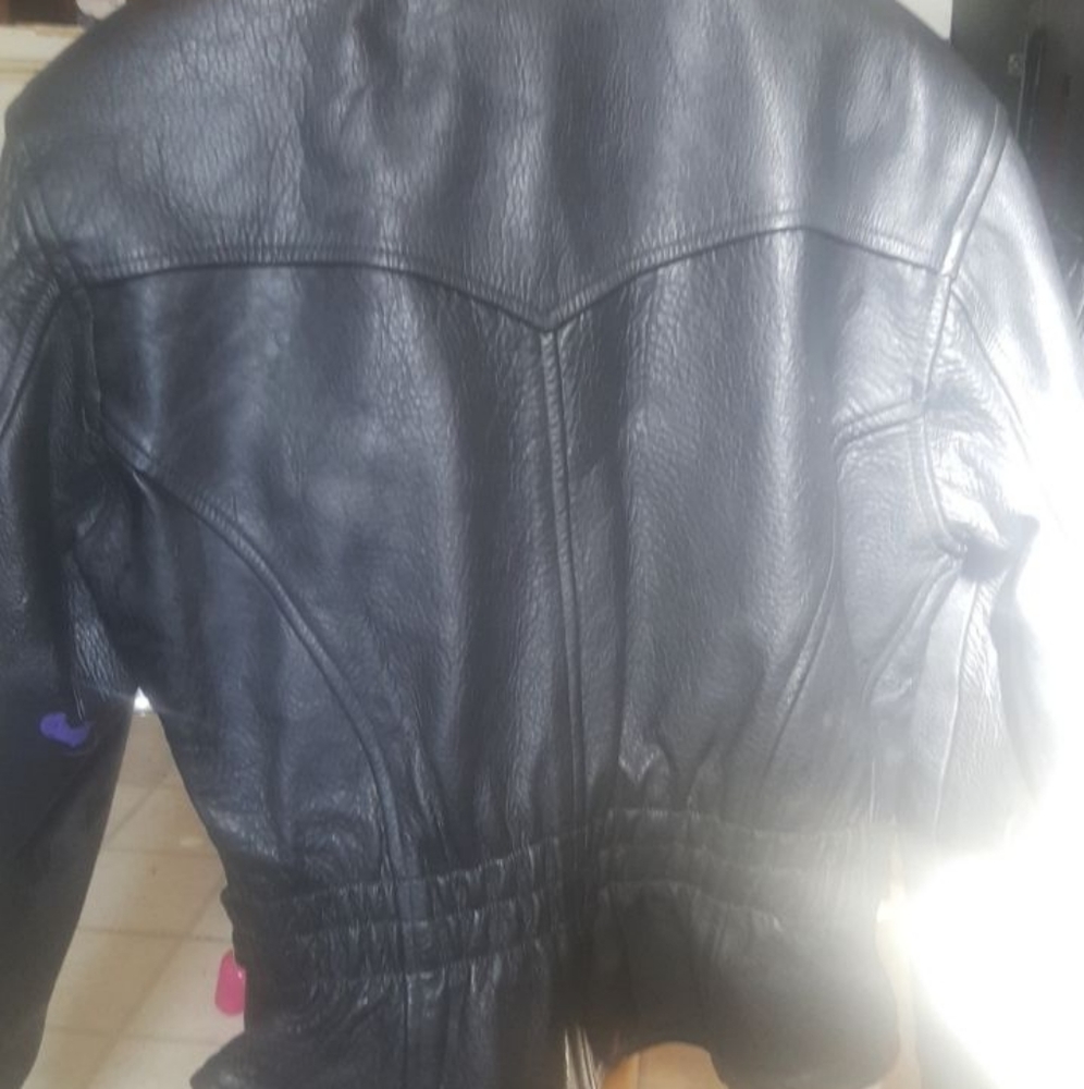 Leather jacket - Picture 2 of 2